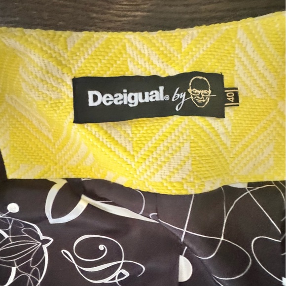 Desigual X Christian Lacroix Women’s yellow Colorful button woven Coat Sz 40 (M) - Picture 7 of 8